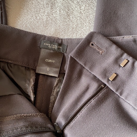 Women’s Ann Taylor Dark Gray straight Leg Pant - Picture 4 of 4